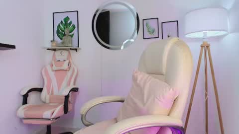 Snapshot of carolyne_sweet chatting on 07/14/26, 02:05 carolyne_sweet online show from 07/14/26, 02:05
