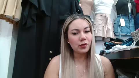 Snapshot of caroo0615 chatting on 10/27/25, 11:41 caroo0615 online show from 10/27/25, 11:41