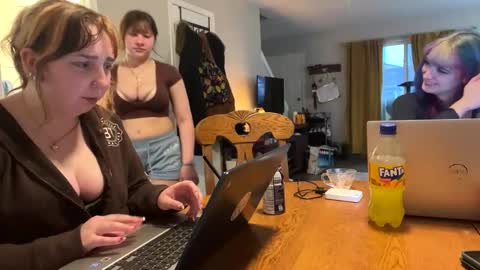 carpetmunchers online show from 03/31/26, 12:34