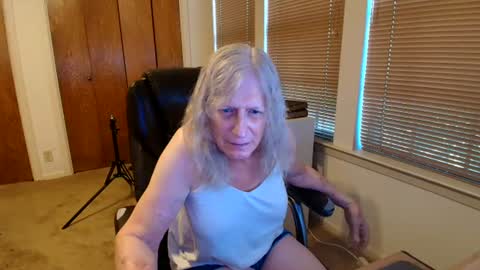 carrie_linn online show from 06/27/26, 06:02
