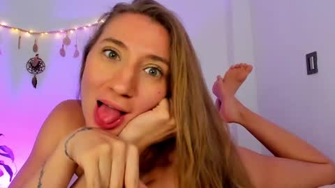 Nia  online show from 01/09/25, 01:18