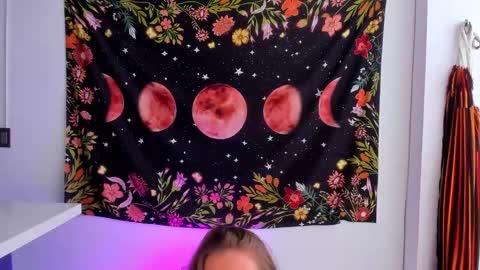 Nia  online show from 01/15/25, 10:24