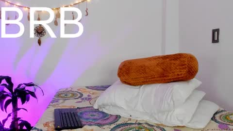 Nia  online show from 01/18/25, 01:19