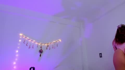 Nia  online show from 01/21/25, 01:08