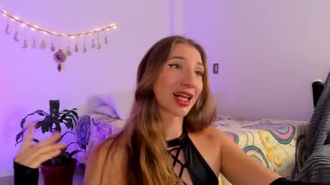 Nia  online show from 01/25/25, 05:40