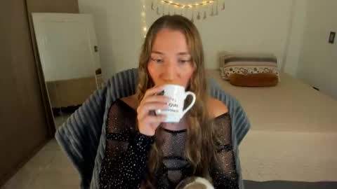 Nia  online show from 10/29/25, 09:16