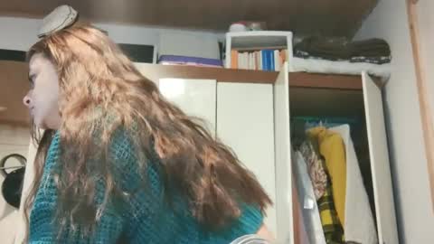 Snapshot of cary_mary chatting on 09/30/25, 09:03 Cary mary online show from 09/30/25, 09:03