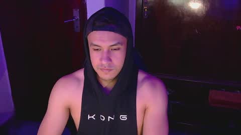 Snapshot of casas_oom chatting on 12/28/24, 07:22 online show from 12/28/24, 07:22