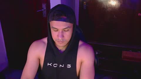 Snapshot of casas_oom chatting on 12/28/24, 10:25 online show from 12/28/24, 10:25