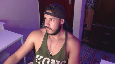 Snapshot of casas_oom chatting on 11/22/25, 10:42 online show from 11/22/25, 10:42