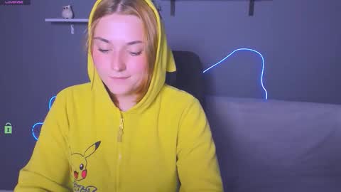 casey_meow_ online show from 09/29/25, 01:05