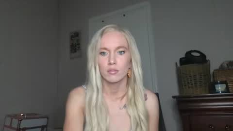 Snapshot of caseygirl6879 chatting on 10/30/25, 11:27 Casey Lakes online show from 10/30/25, 11:27