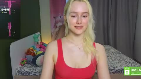 Snapshot of caseylabow chatting on 05/03/26, 05:35 My name is Casey... Nice to meet you I will be happy to have funthumbs up please its important online show from 05/03/26, 05:35