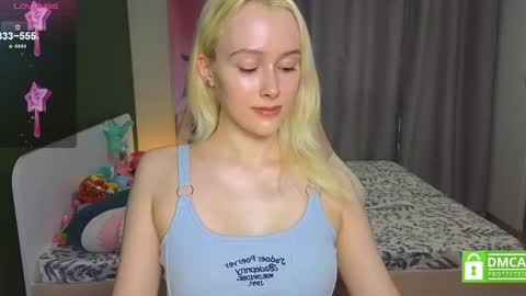 Snapshot of caseylabow chatting on 05/14/26, 06:53 My name is Casey... Nice to meet you I will be happy to have funthumbs up please its important online show from 05/14/26, 06:53