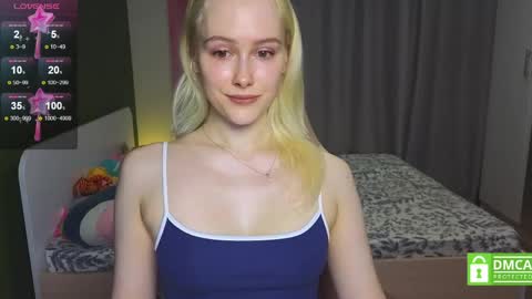 Snapshot of caseylabow chatting on 06/05/26, 05:25 My name is Casey... Nice to meet you I will be happy to have funthumbs up please its important online show from 06/05/26, 05:25
