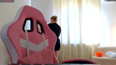 Casey Robbins online show from 10/30/25, 07:10