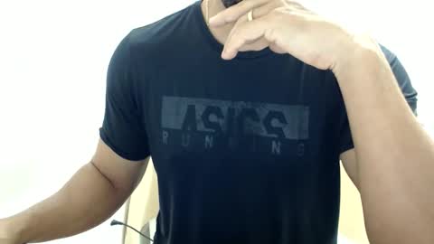 Snapshot of cashmastermuscle77 chatting on 06/03/26, 11:02 cashmastermuscle77 online show from 06/03/26, 11:02