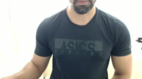 Snapshot of cashmastermuscle77 chatting on 06/20/26, 01:58 cashmastermuscle77 online show from 06/20/26, 01:58