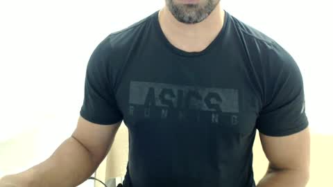 Snapshot of cashmastermuscle77 chatting on 07/06/26, 07:05 cashmastermuscle77 online show from 07/06/26, 07:05