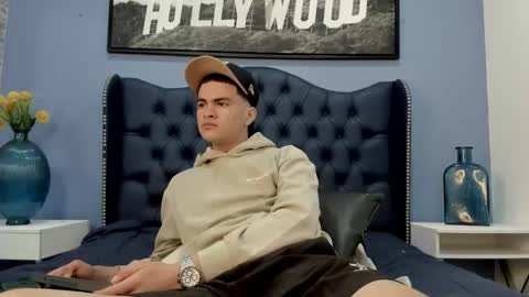 casper_white_ online show from 09/24/25, 07:44