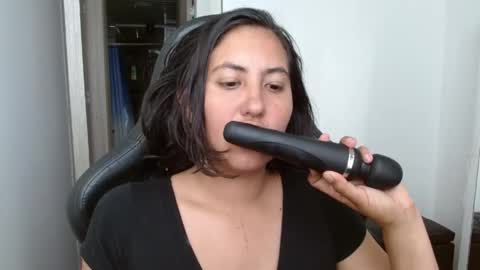 Snapshot of cassandra_ruizz chatting on 06/01/26, 06:20 573215024606 online show from 06/01/26, 06:20