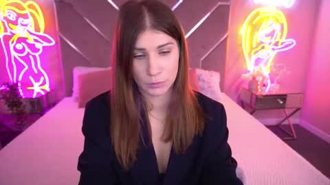 Lena online show from 12/18/25, 07:58