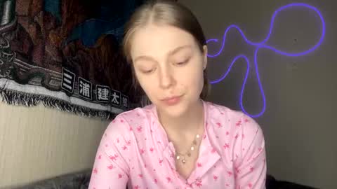 Cassandra online show from 03/05/26, 07:32