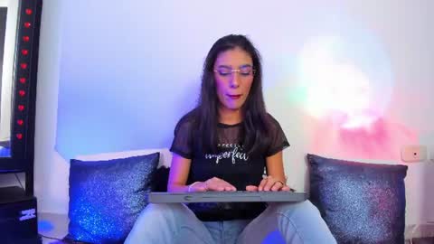 Snapshot of casseydagger chatting on 06/13/26, 04:32 CASSEY online show from 06/13/26, 04:32