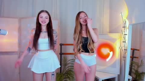 Snapshot of cassie_palmer chatting on 12/13/24, 06:42 Hello my name is Cassie and my friend Nilo is also here online show from 12/13/24, 06:42