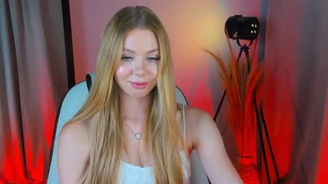 Snapshot of cassie_palmer chatting on 01/29/25, 09:33 Hello my name is Cassie and my friend Nilo is also here online show from 01/29/25, 09:33