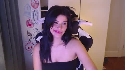 Snapshot of cassiealvarez chatting on 10/30/25, 03:41 cassiealvarez online show from 10/30/25, 03:41