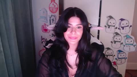 Snapshot of cassiealvarez chatting on 12/15/25, 04:06 cassiealvarez online show from 12/15/25, 04:06