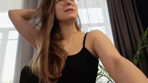 assie online show from 10/01/25, 06:08