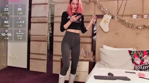 Cassie online show from 12/20/24, 07:39