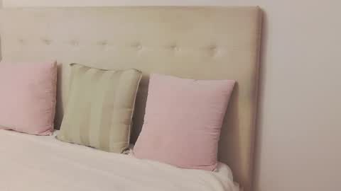 CassieHilton online show from 11/14/25, 08:07