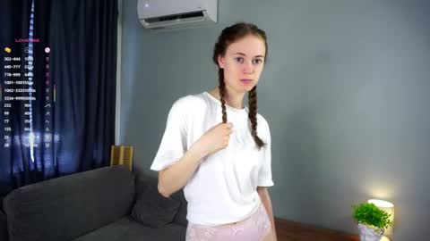 Snapshot of cassiehorridge chatting on 07/10/26, 05:23 Alice online show from 07/10/26, 05:23