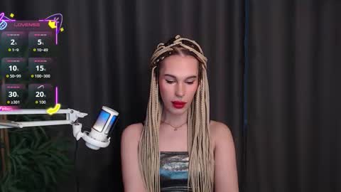 Cassie online show from 12/19/25, 08:43