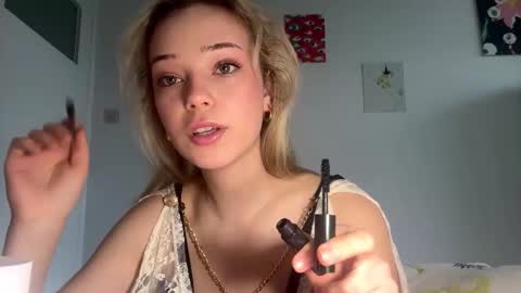 Olivia online show from 03/08/26, 08:18