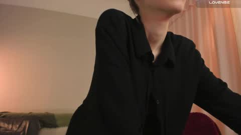  cassandra  online show from 03/09/25, 08:42