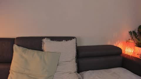  cassandra  online show from 10/18/25, 05:46