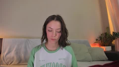  cassandra  online show from 12/22/25, 04:48