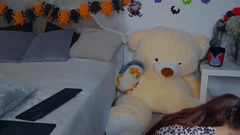 Kierie online show from 10/31/25, 07:09