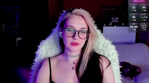 Ellie online show from 03/10/25, 04:28