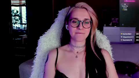 Ellie online show from 03/10/25, 07:32