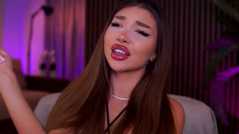 Snapshot of cassyelips chatting on 10/18/25, 08:20 Cassye online show from 10/18/25, 08:20