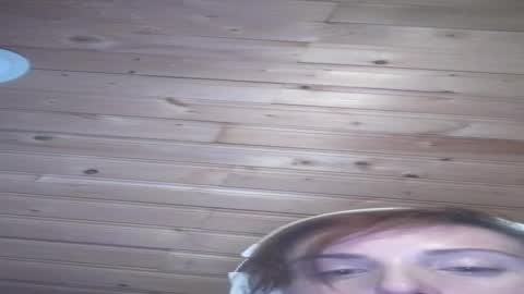 Snapshot of castawayandcutout chatting on 06/15/26, 01:02 castawayandcutout online show from 06/15/26, 01:02