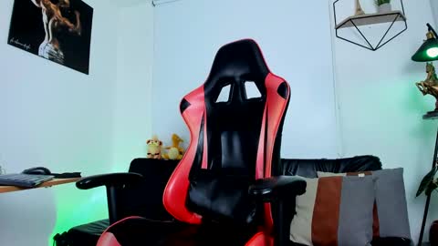 Matheo Brown online show from 03/12/25, 04:56