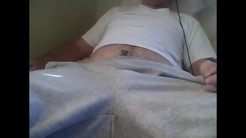 Snapshot of castlecrester chatting on 12/03/24, 04:06 castlecrester online show from 12/03/24, 04:06