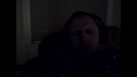 Snapshot of castlecrester chatting on 10/28/25, 01:53 castlecrester online show from 10/28/25, 01:53