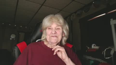 cat online show from 12/24/24, 07:55